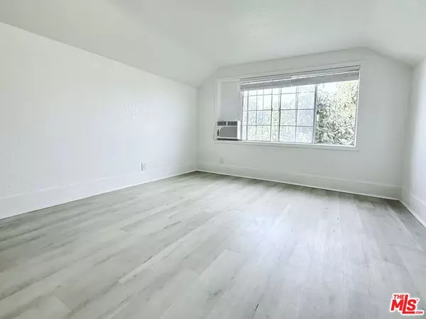 630 E 42nd St #632, Los Angeles, CA 90011