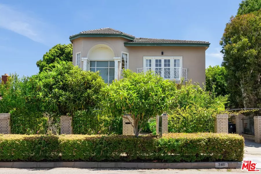 740 Hartzell St, Pacific Palisades, CA 90272