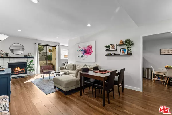 4542 Coldwater Canyon Ave #4, Studio City, CA 91604