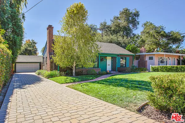 Altadena, CA 91001,328 E Calaveras St