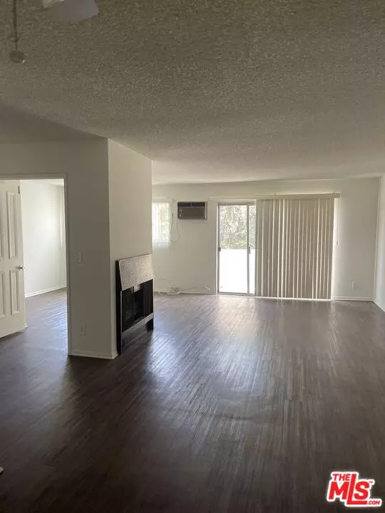 Los Angeles, CA 90025,1820 S Bentley Ave #209