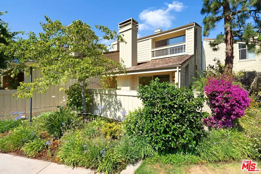 1395 Palisades Dr, Pacific Palisades, CA 90272