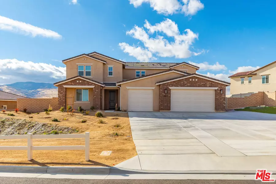 39321 Stallion Dr, Palmdale, CA 93551