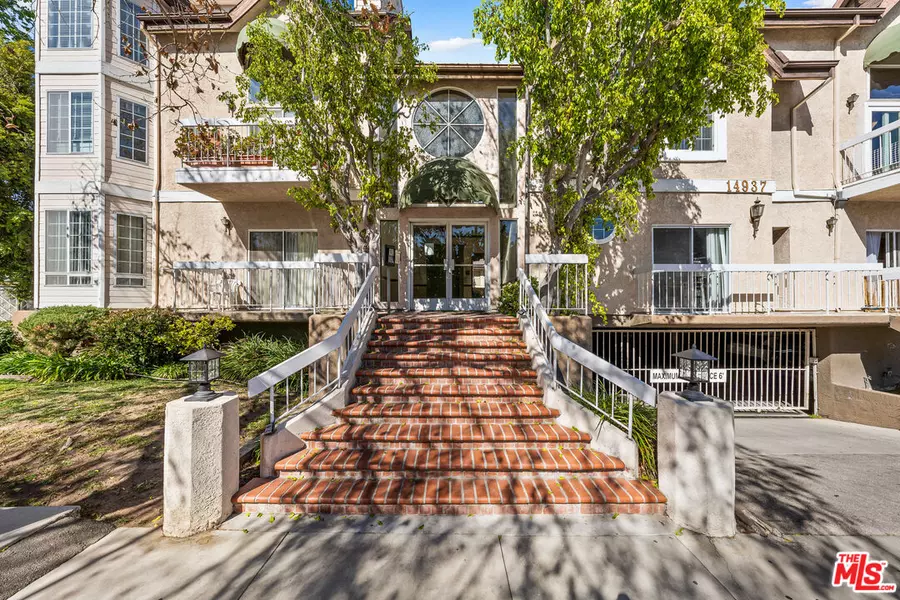 14937 Dickens St #109, Sherman Oaks, CA 91403