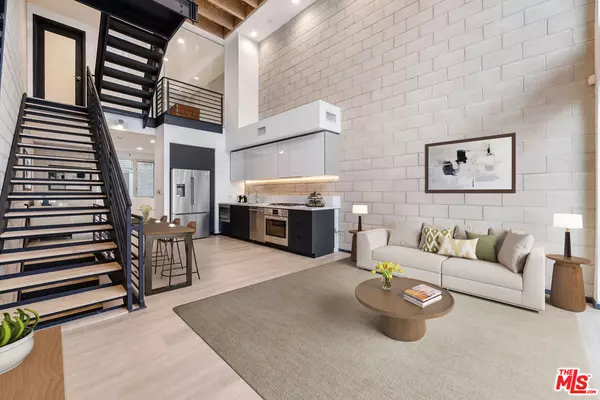 Los Angeles, CA 90068,3450 Cahuenga Blvd #411