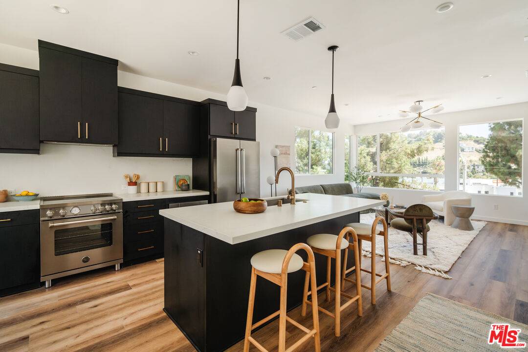 Los Angeles, CA 90065,3818 N Riley Ln