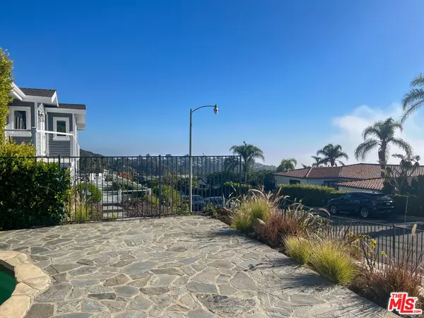 Pacific Palisades, CA 90272,18053 Blue Sail Dr