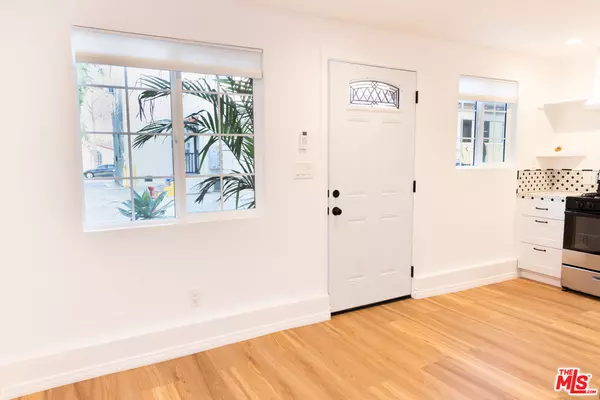 Los Angeles, CA 90048,642 N La Jolla Ave #3/4