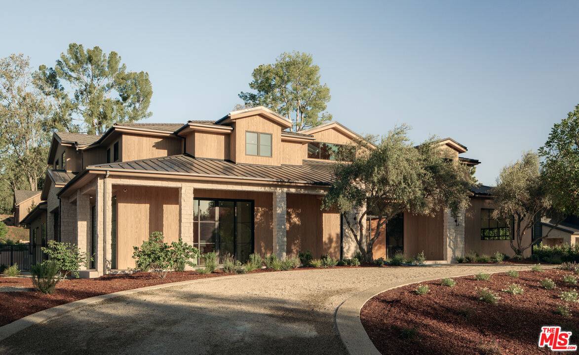 5287 Round Meadow Rd, Hidden Hills, CA 91302