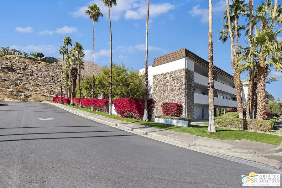 2393 S Skyview Dr #31, Palm Springs, CA 92264