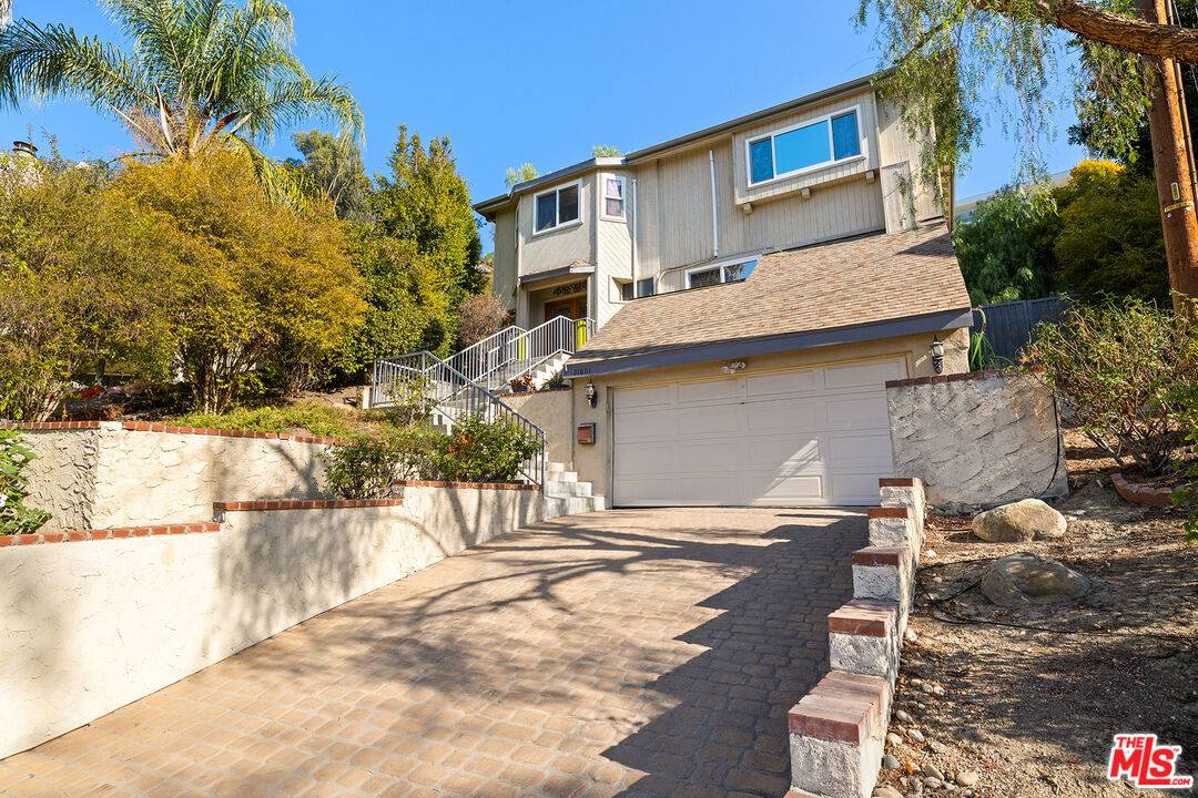 21801 Martinez St, Woodland Hills, CA 91364