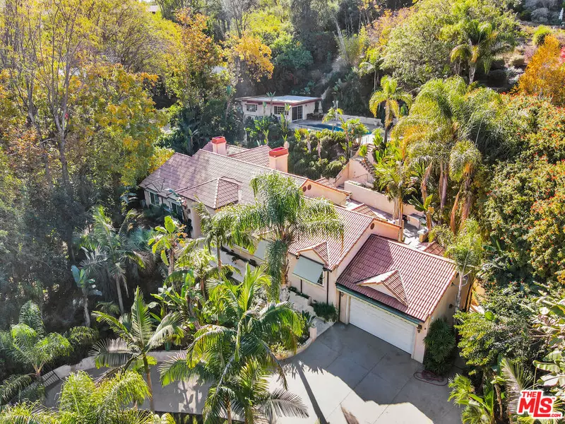 15556 Meadowgate Rd, Encino, CA 91436