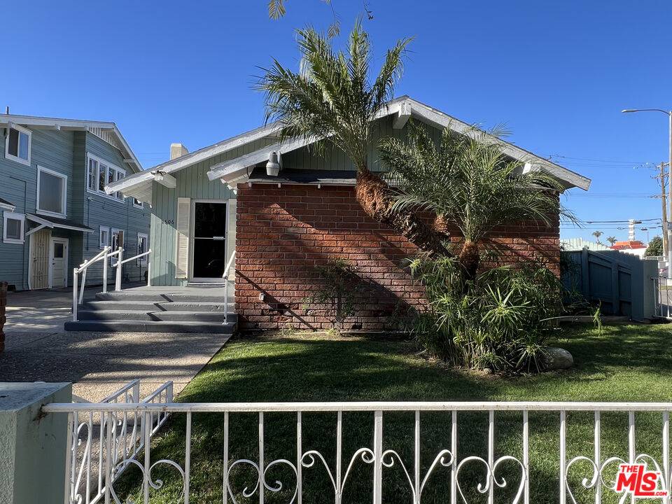 Santa Ana, CA 92701,1606 N Bush St