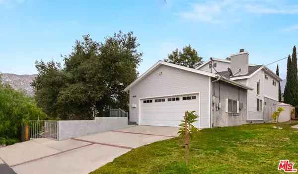 11028 Eldora Ave, Sunland, CA 91040
