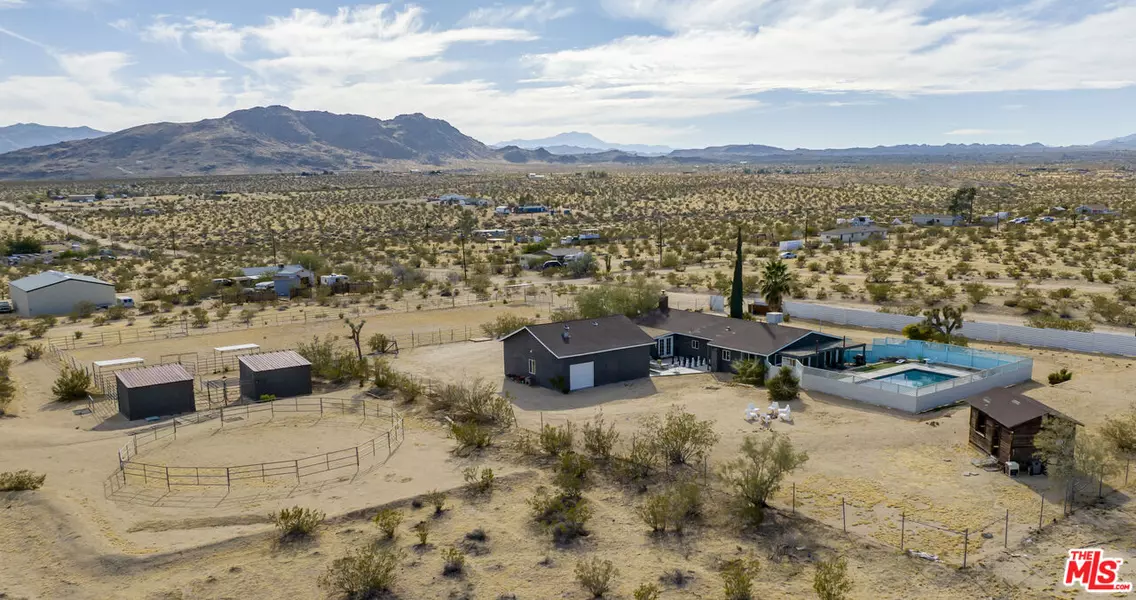 2651 Foxy Flats Rd, Joshua Tree, CA 92252