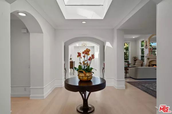 Calabasas, CA 91302,23318 Park Colombo