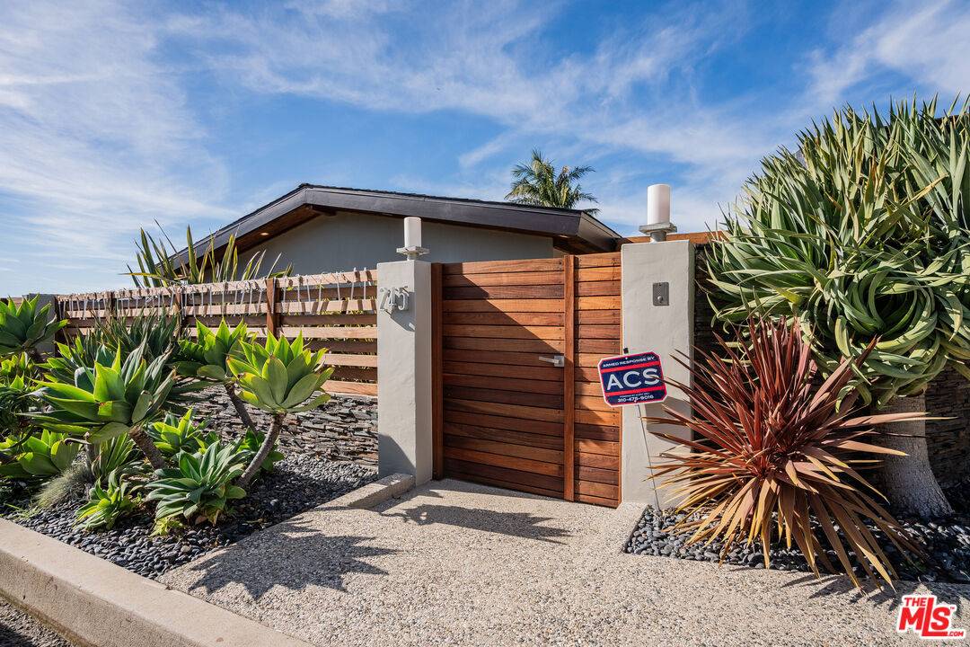 Pacific Palisades, CA 90272,245 Tranquillo Rd