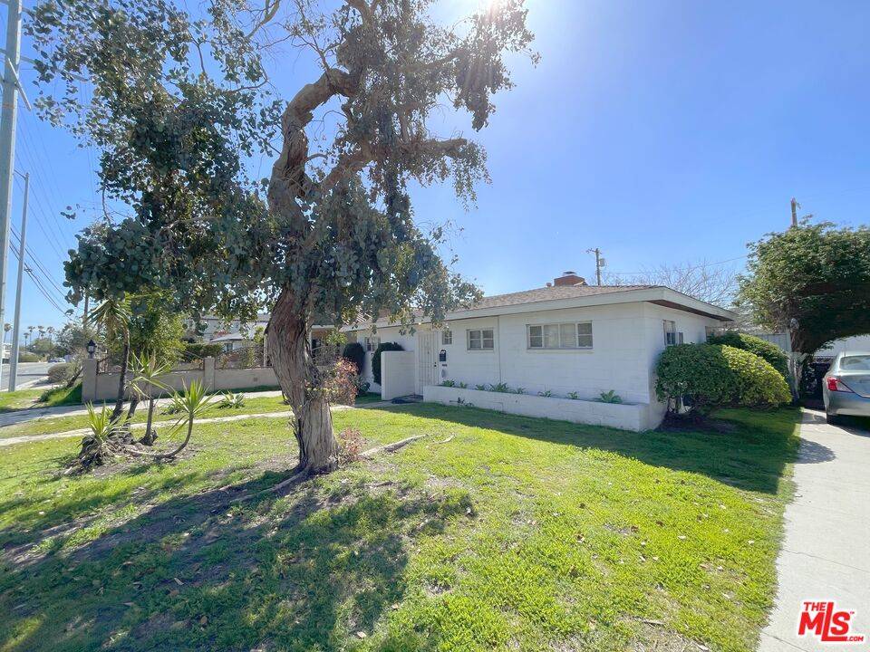 11238 Oxnard St, North Hollywood, CA 91606