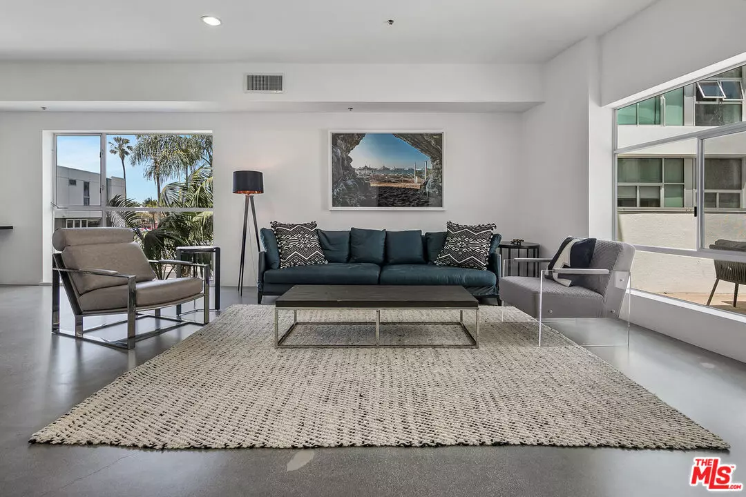 Marina Del Rey, CA 90292,3119 VIA DOLCE #118