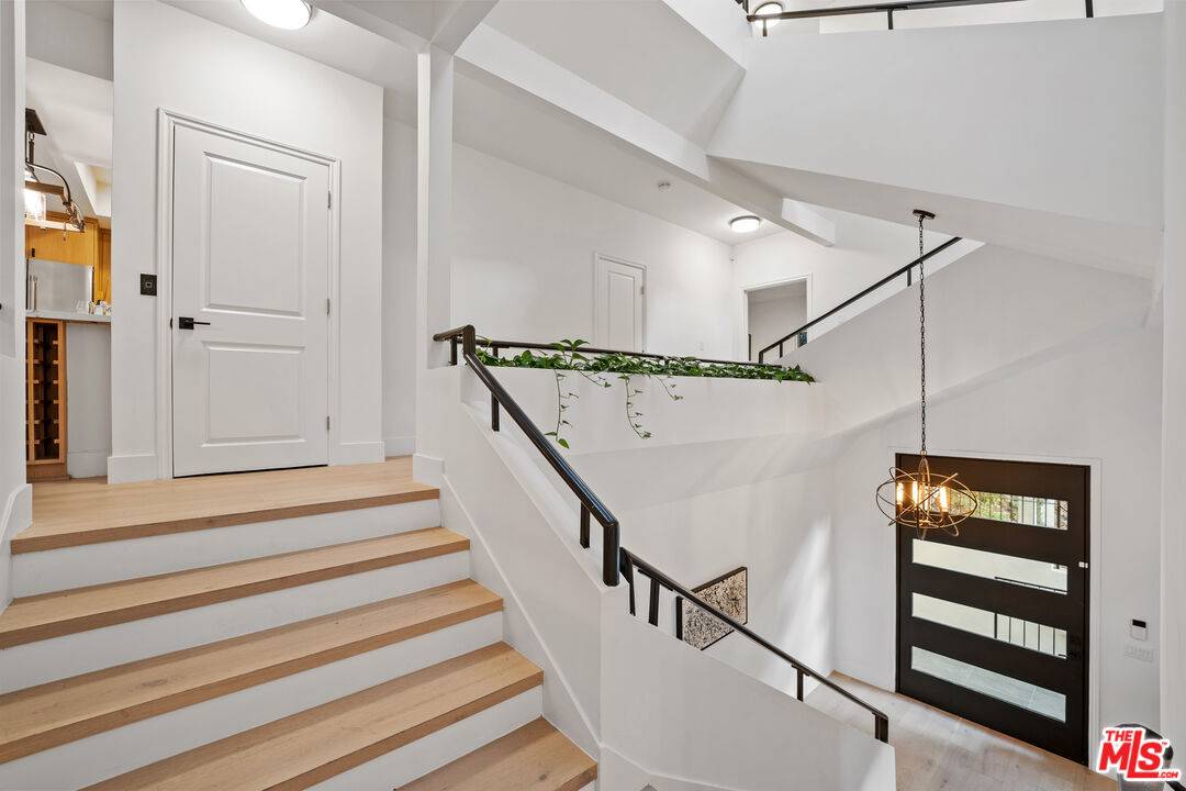 Studio City, CA 91604,4148 Sunswept Dr