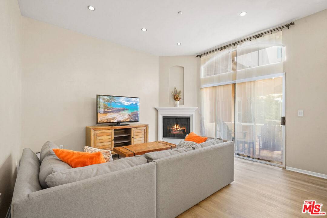 North Hollywood, CA 91601,11112 La Maida St #8