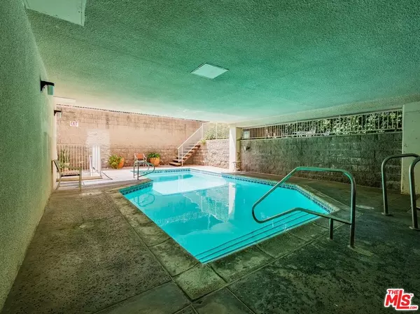 Beverly Hills, CA 90210,441 N Oakhurst Dr #203