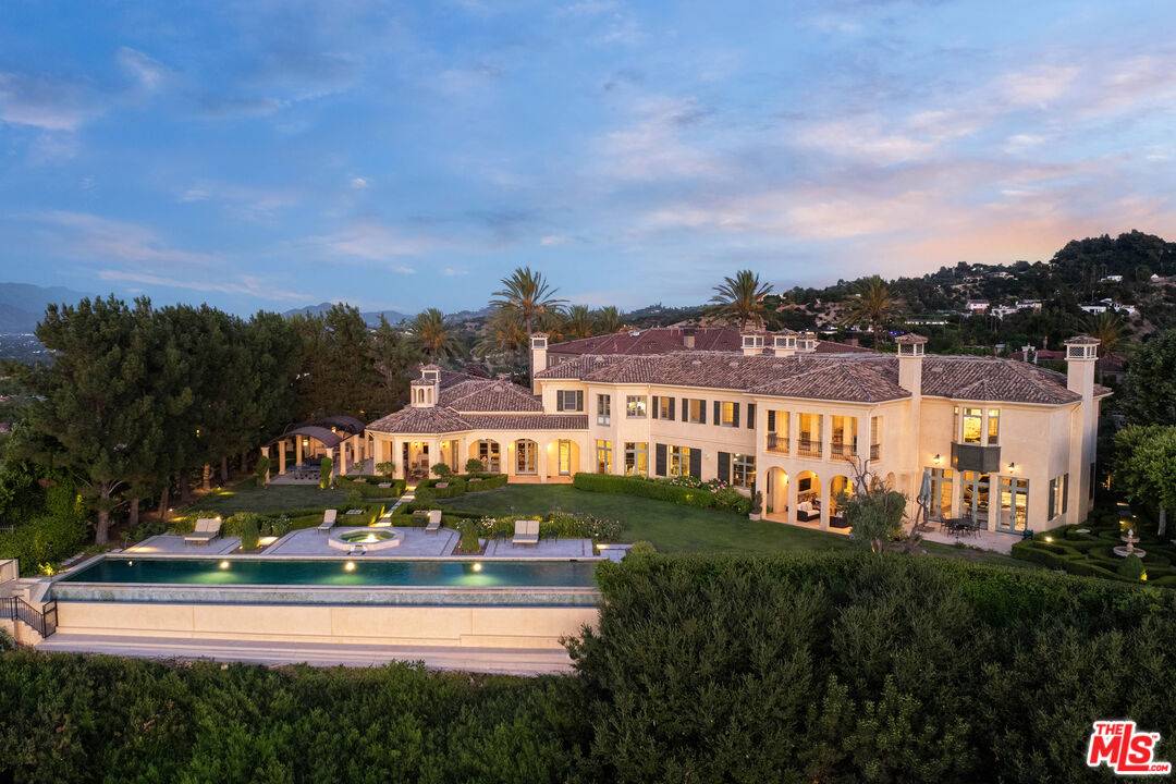 13961 Aubrey Rd, Beverly Hills, CA 90210