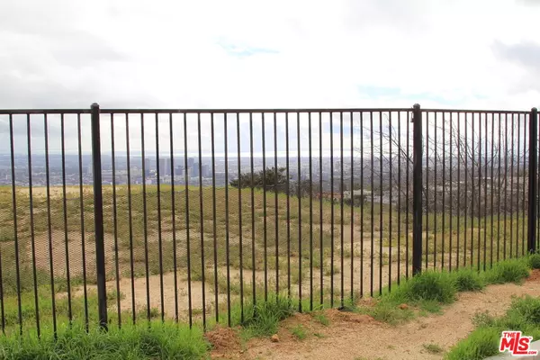 Los Angeles, CA 90069,2381 Sunset Plaza Dr