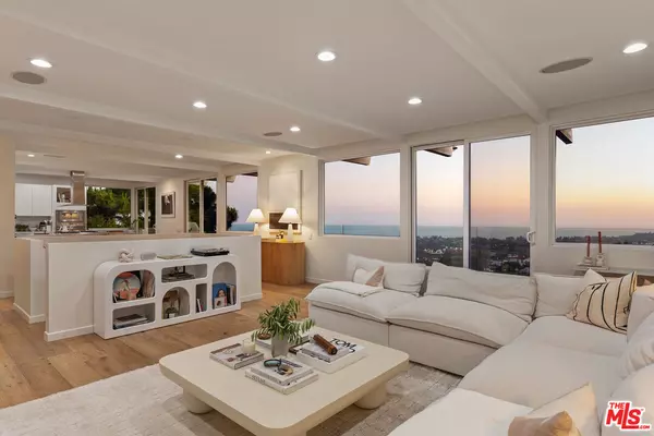 1415 Chautauqua Blvd, Pacific Palisades, CA 90272