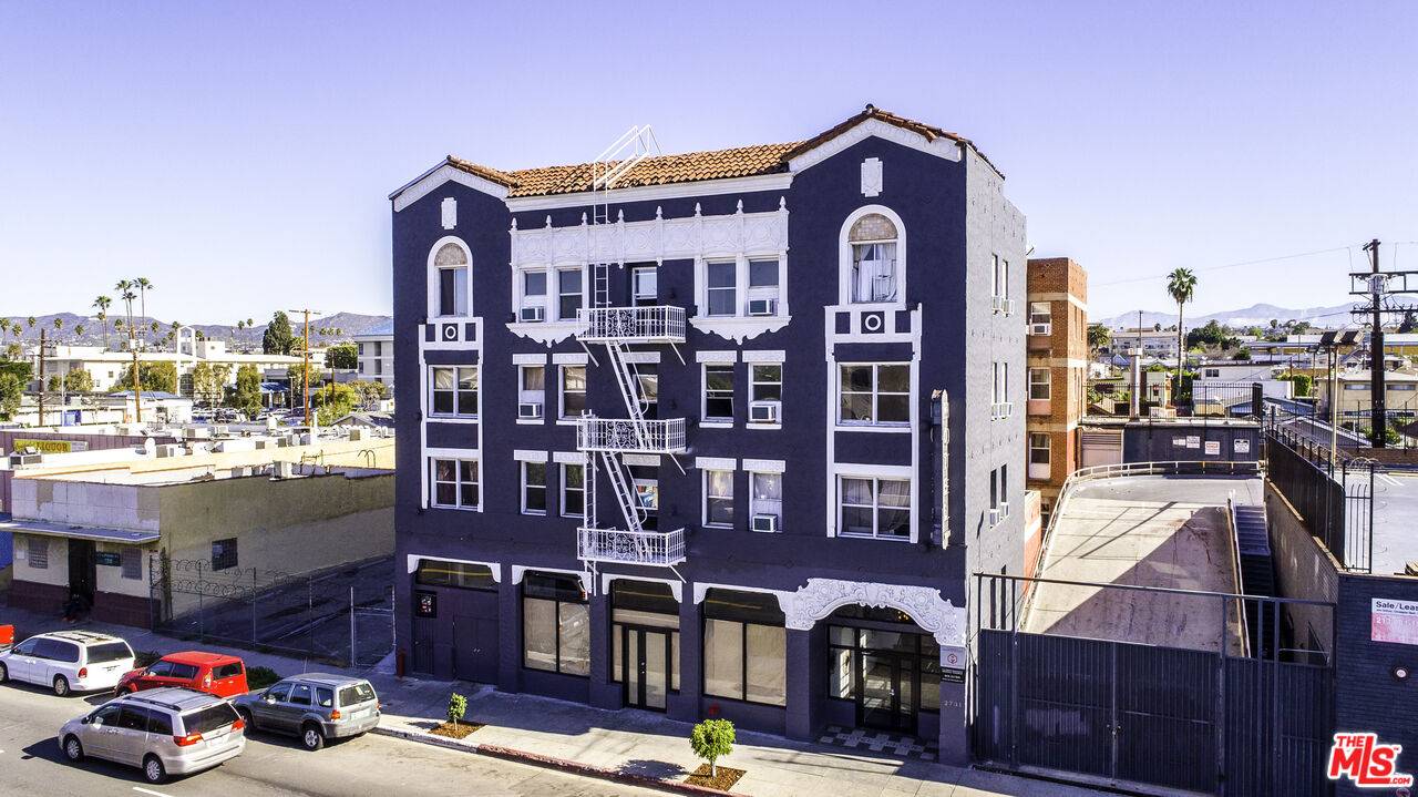 Los Angeles, CA 90057,2731 Beverly Blvd