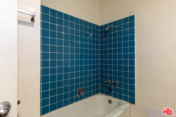 Los Angeles, CA 90034,11133 ROSE AVE #21