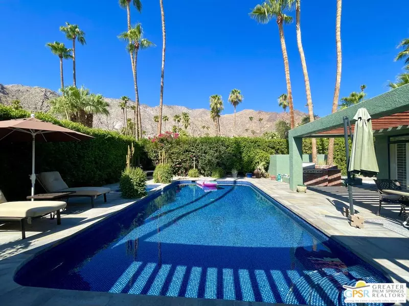 817 N Via Monte Vis, Palm Springs, CA 92262