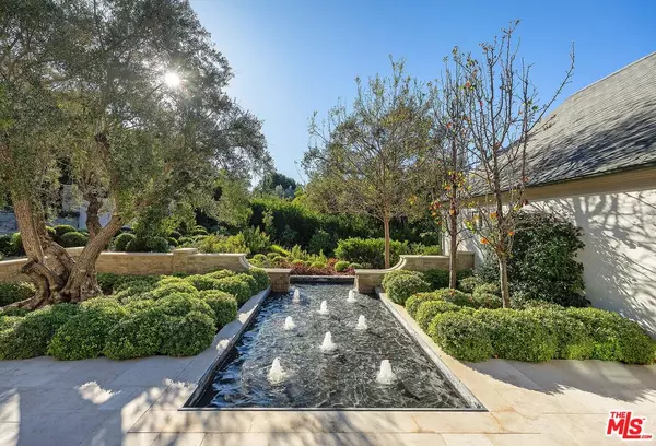 Los Angeles, CA 90049,141 N Bentley Ave