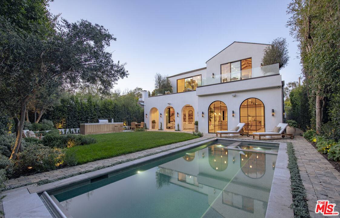 11916 Saltair Ter, Los Angeles, CA 90049
