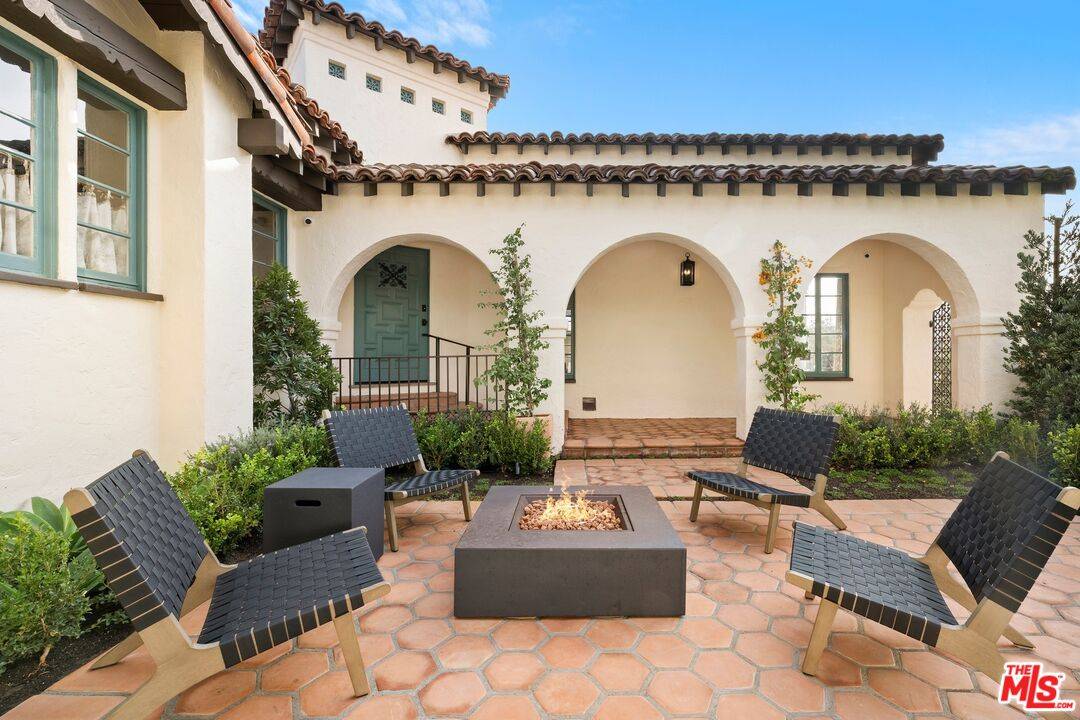 350 N Alta Vista Blvd, Los Angeles, CA 90036