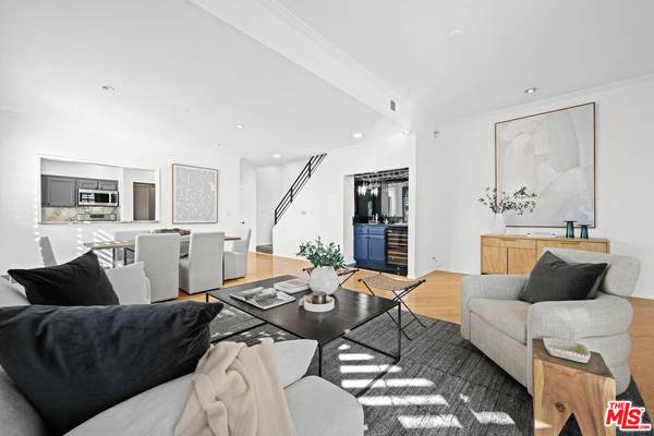 839 Larrabee St #8, West Hollywood, CA 90069