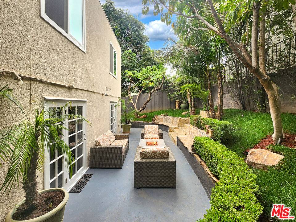 West Hollywood, CA 90069,9015 Cynthia St #4