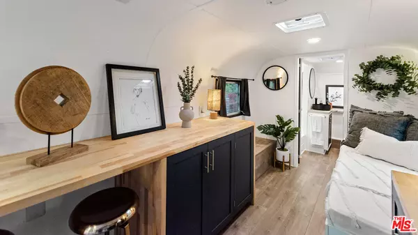 Topanga, CA 90290,272 N Topanga Cyn #Unit 2