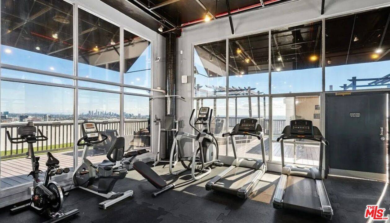 Los Angeles, CA 90046,7250 Franklin Ave #512
