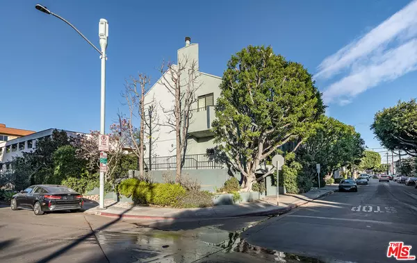 West Hollywood, CA 90069,800 Westmount Dr #2