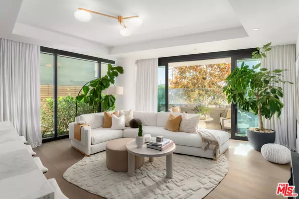 West Hollywood, CA 90069,8420 W Sunset Blvd #107