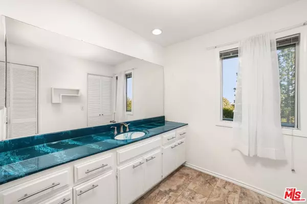 San Pedro, CA 90732,1380 W Capitol Dr #202