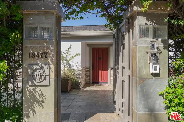 13477 Contour Dr, Sherman Oaks, CA 91423