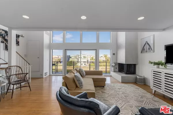 Marina Del Rey, CA 90292,4105 Pacific Ave #2