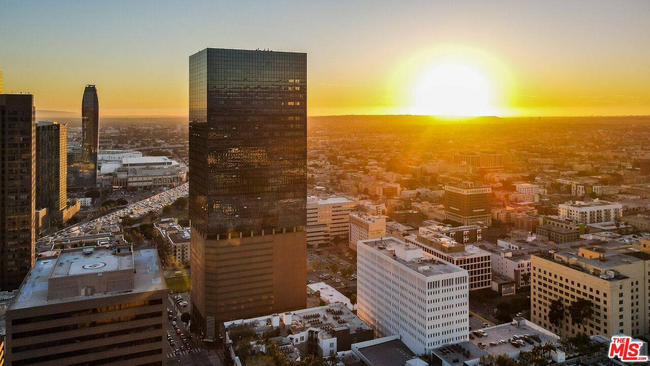Los Angeles, CA 90017,1100 Wilshire Blvd #2401