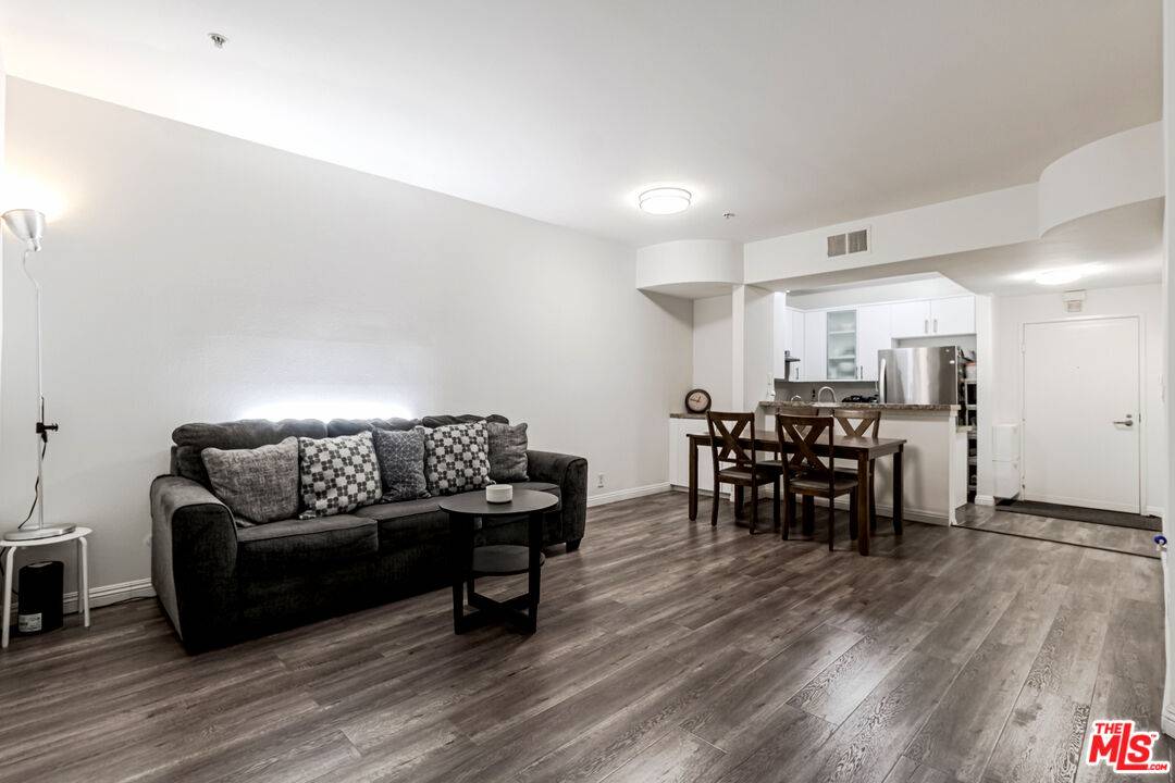 620 S Gramercy Pl #105, Los Angeles, CA 90005