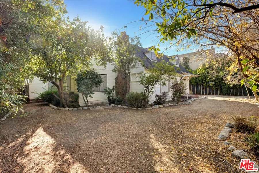 12518 Addison St, Valley Village, CA 91607