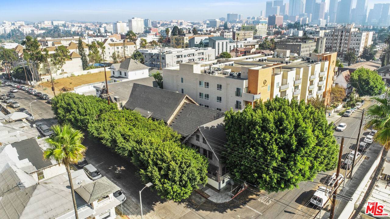 Los Angeles, CA 90006,944 S Park View St