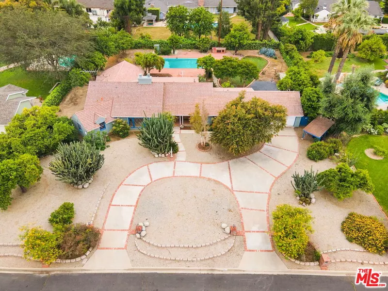 17240 Osborne St, Sherwood Forest, CA 91325