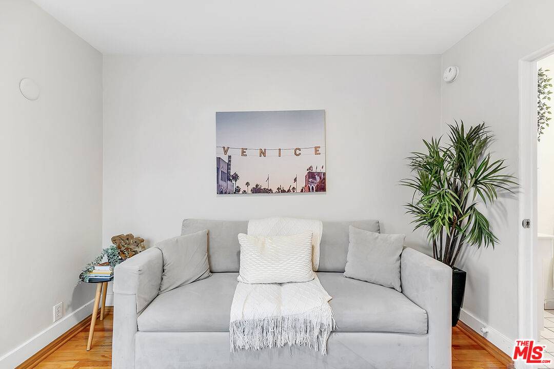 Venice, CA 90291,16 Clubhouse Ave #7